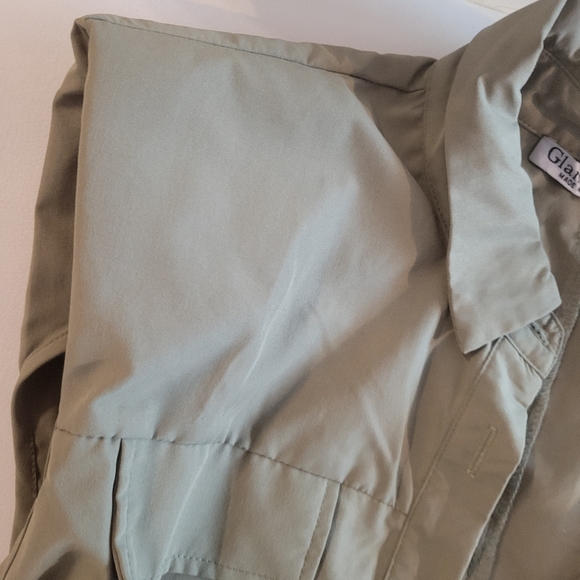 Green button-up jumpsuit with shoulder pads - Picture 3 of 6